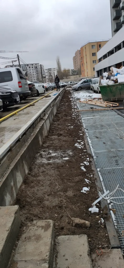 Spațiu verde în curs de amenajare, stare inițială
